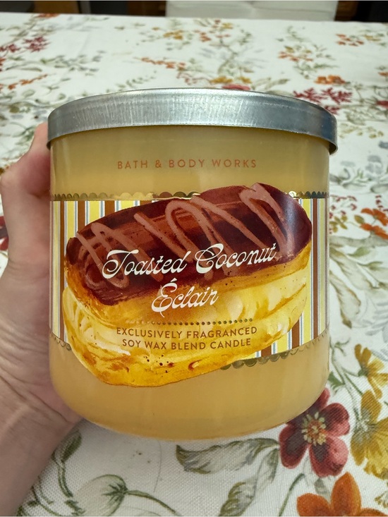 Bath & Body Works Other - Bath & Body Works Toasted Coconut Éclair Soy Wax Candle